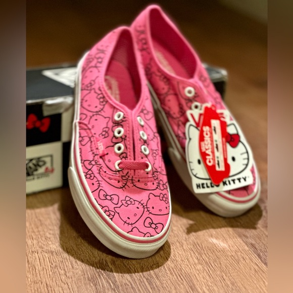 RARE HelloKITTY Vans X/SanrioCollab M/6 W/7.5 EU 38 - Picture 11 of 13
